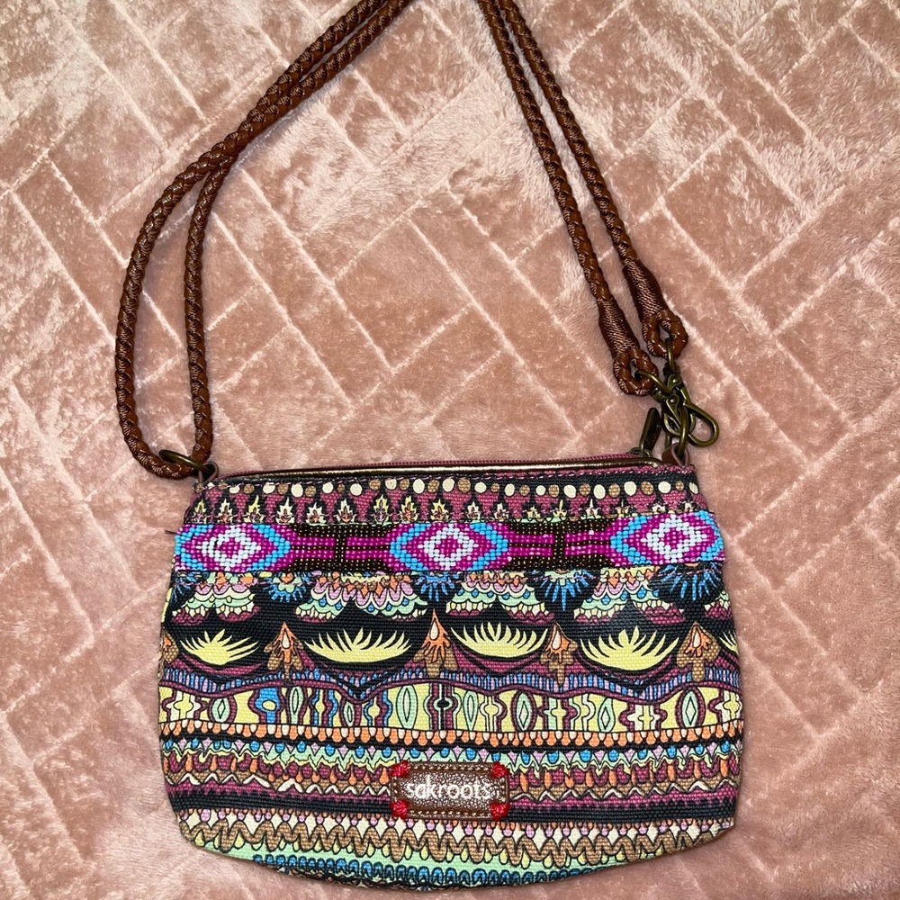 Sakroots Peace Crossbody bag. Used 5 times. Great condition!